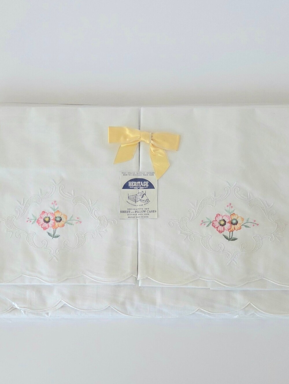 Heritage White Sheet and Pillowcase Set